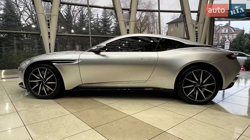 Купе Aston Martin DB11 2018 в Києві