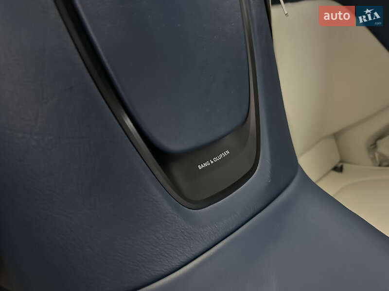 Купе Aston Martin DB11 2016 в Киеве