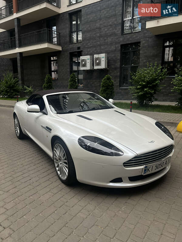 Кабриолет Aston Martin DB9 2010 в Броварах
