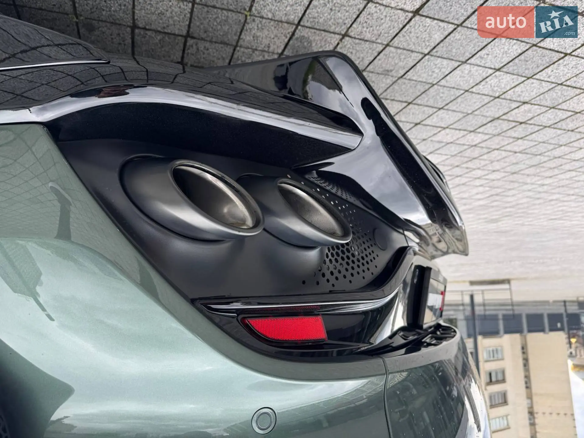 2024 Aston Martin DBX - мініатюра 13