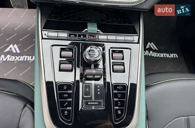 Позашляховик / Кросовер Aston Martin DBX 707 2025 в 