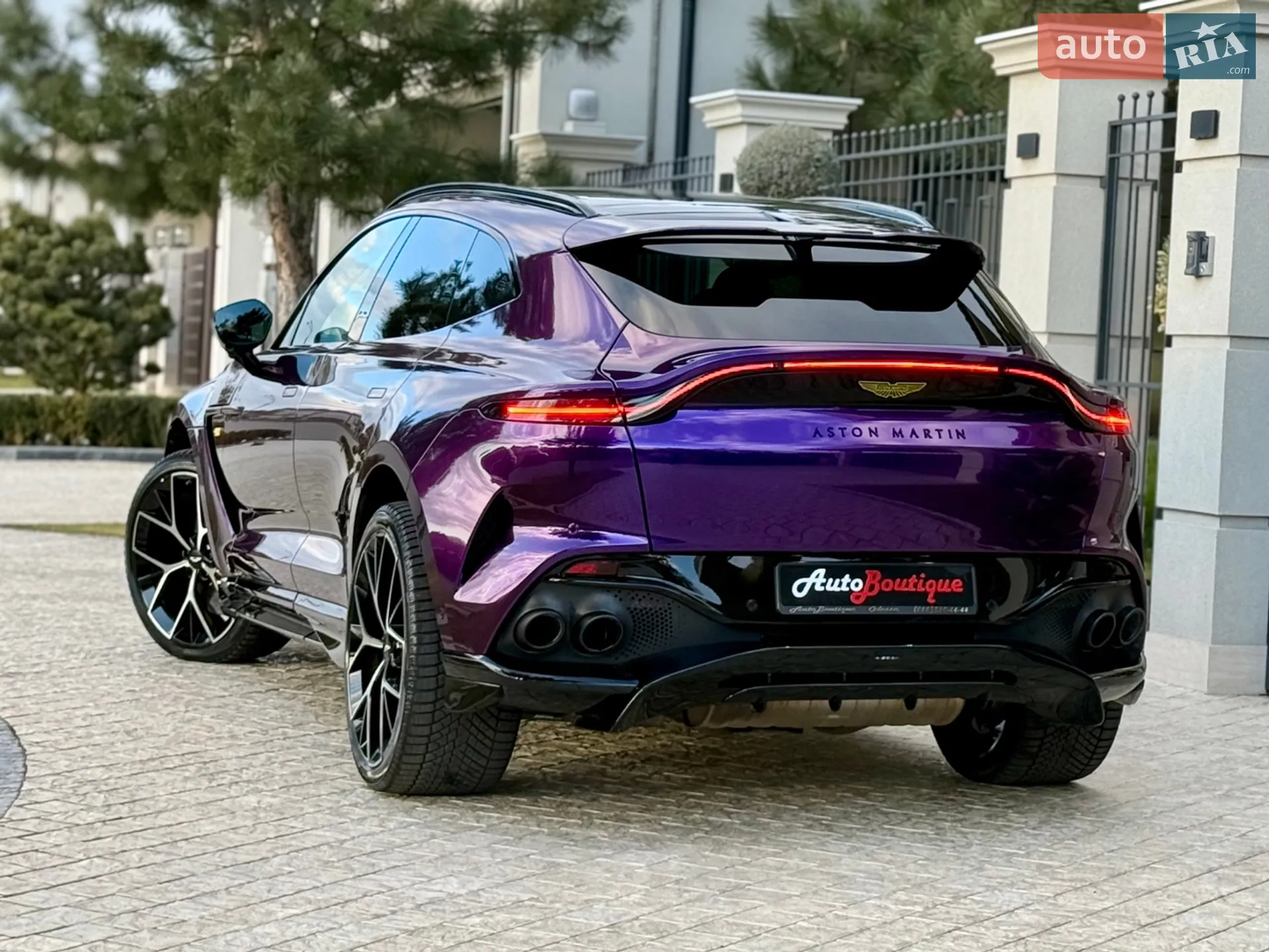 2024 Aston Martin DBX - мініатюра 14