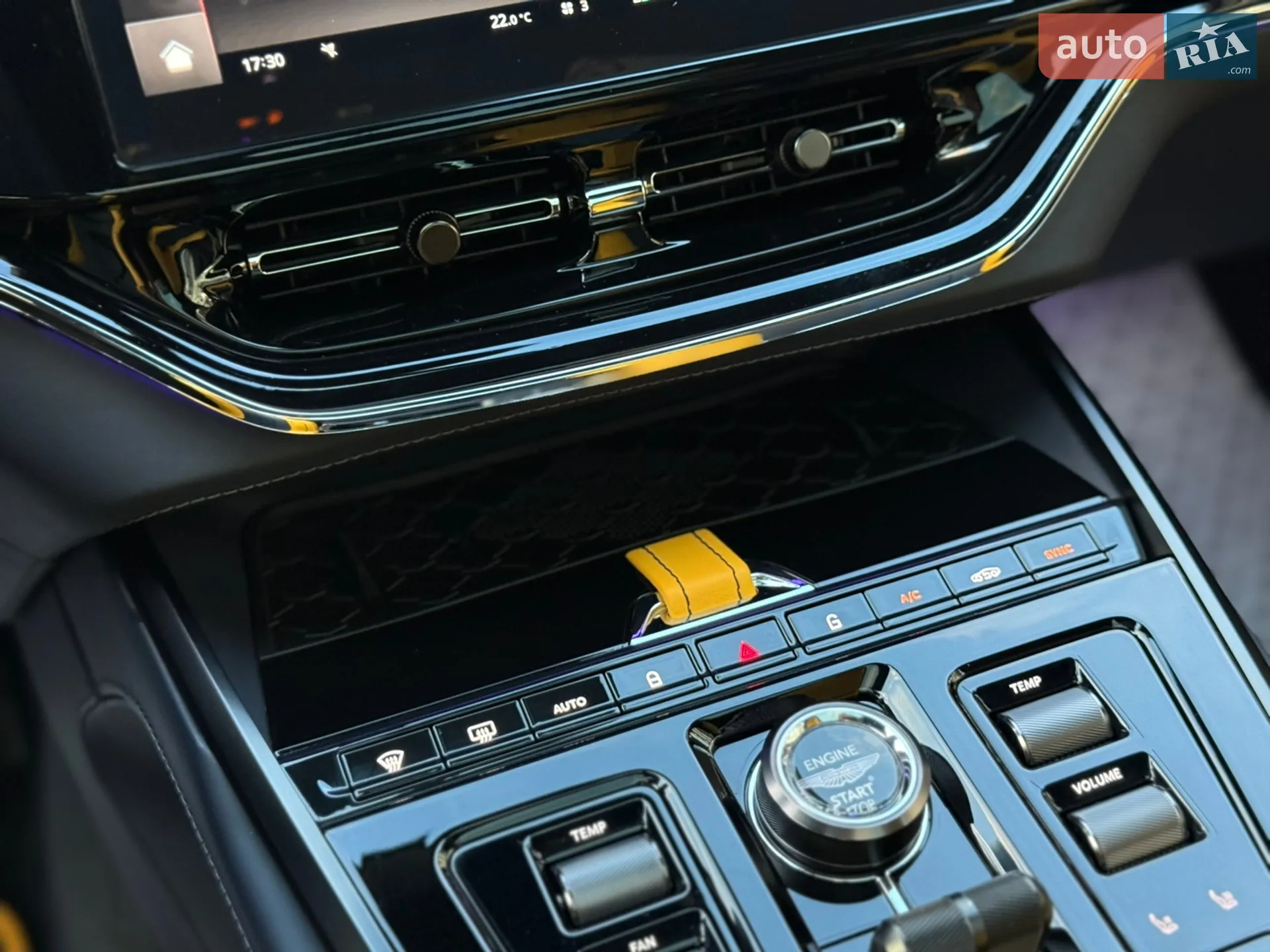 2024 Aston Martin DBX - мініатюра 55