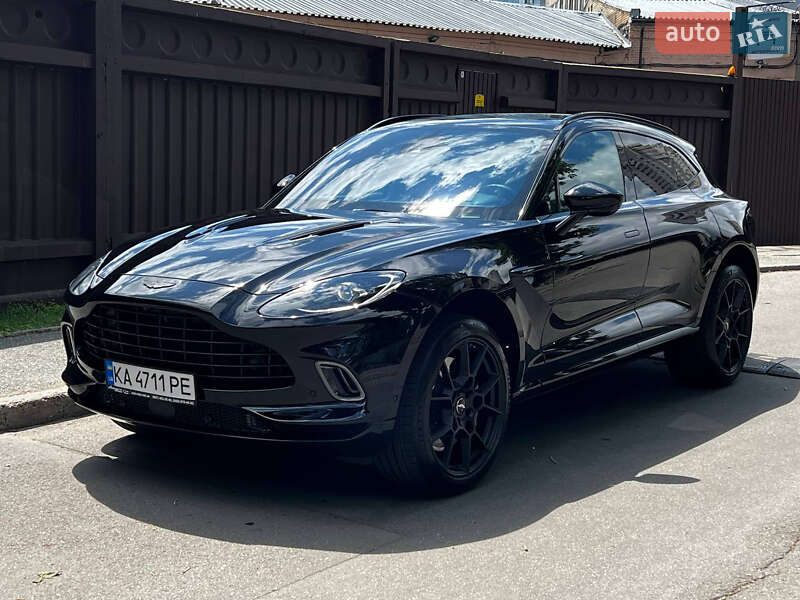 Aston Martin DBX 2021