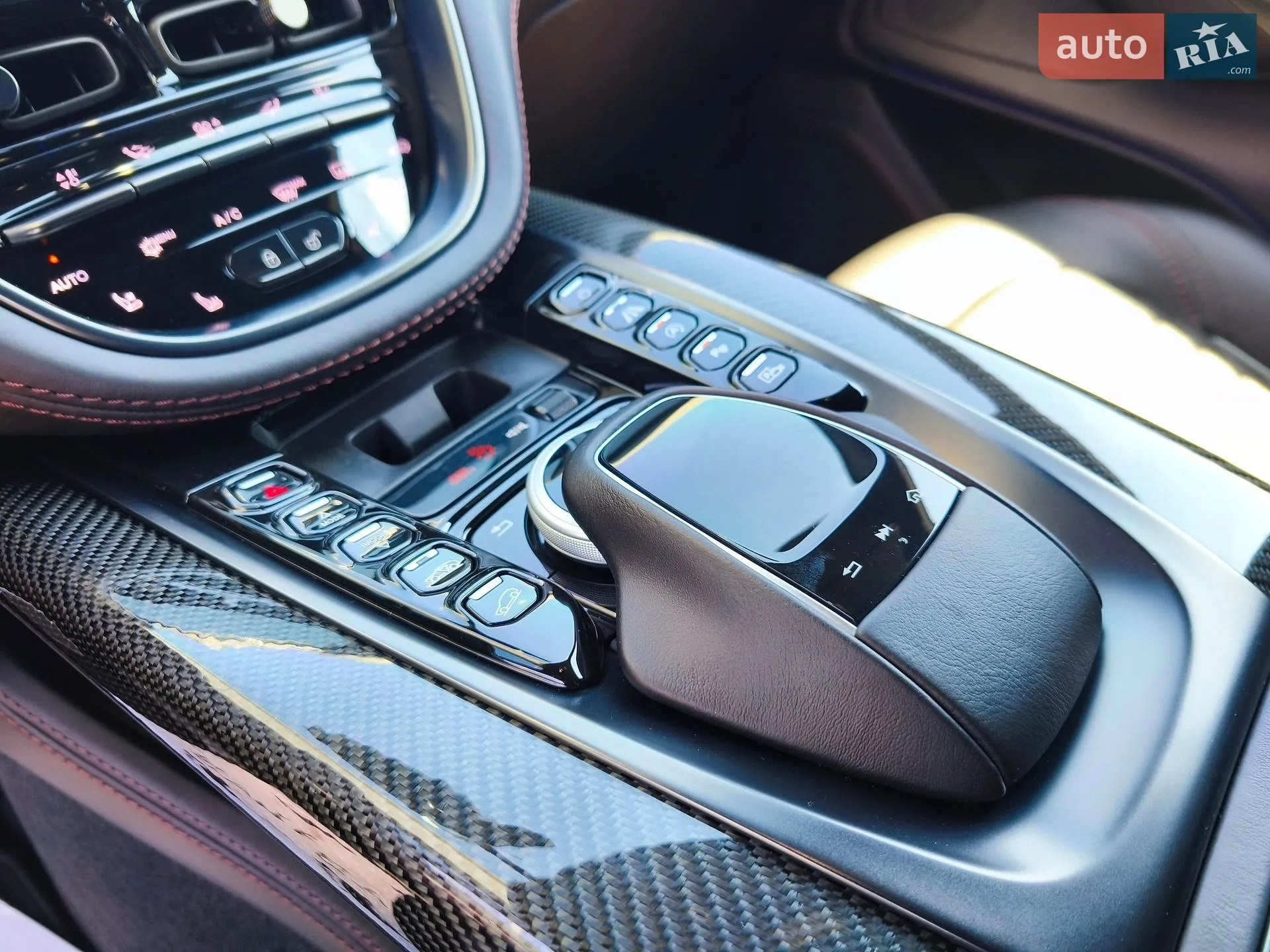 2021 Aston Martin DBX - мініатюра 25