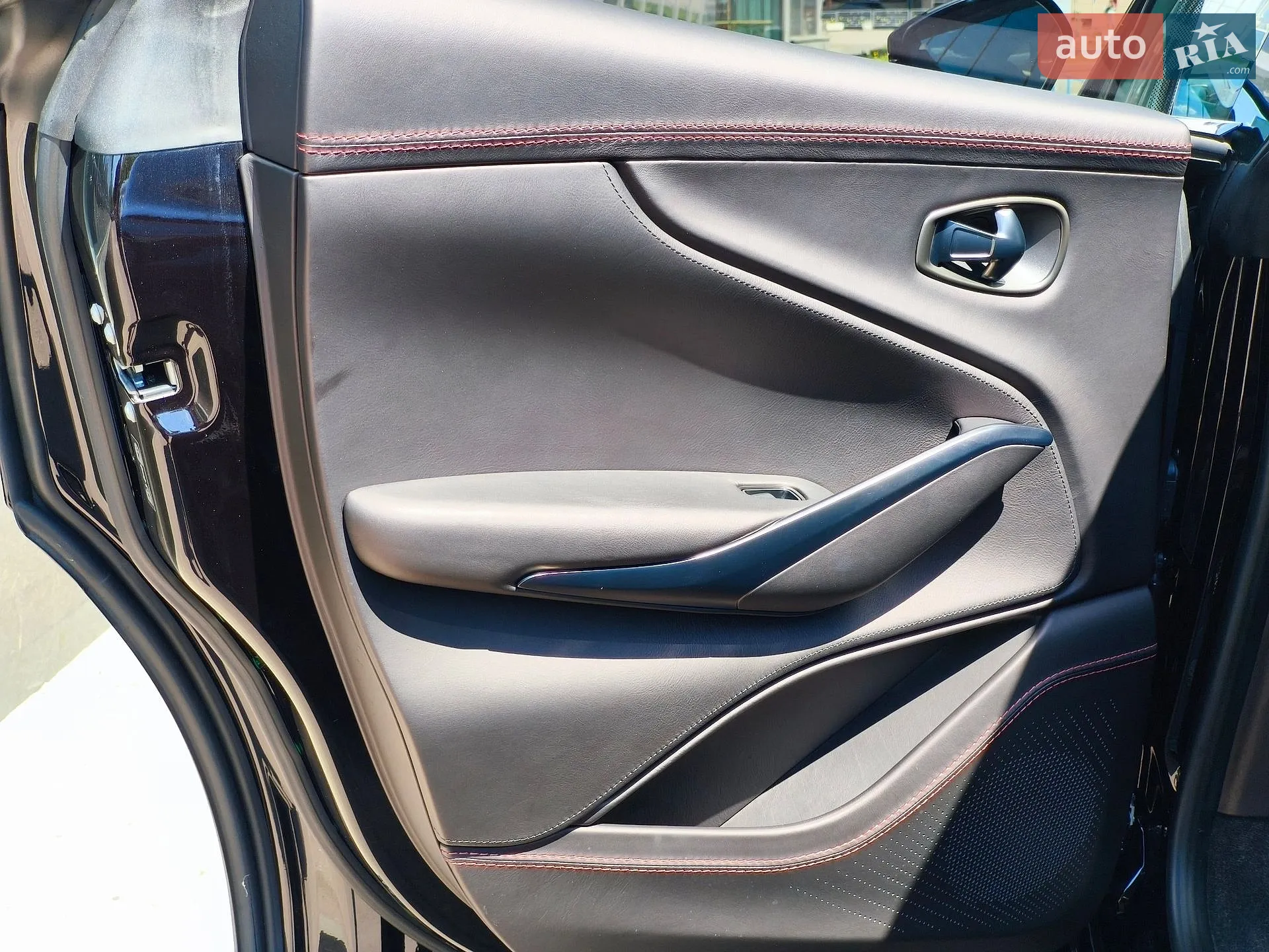 2021 Aston Martin DBX - мініатюра 30