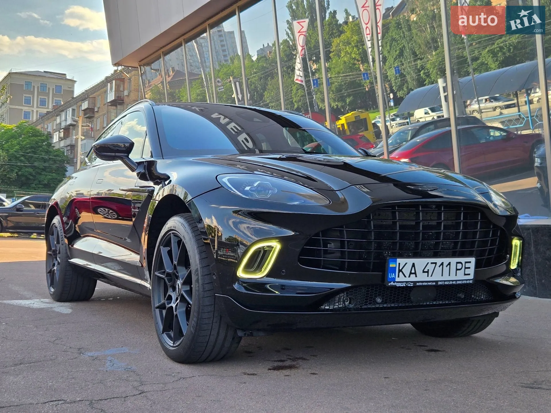 Aston Martin DBX 2021