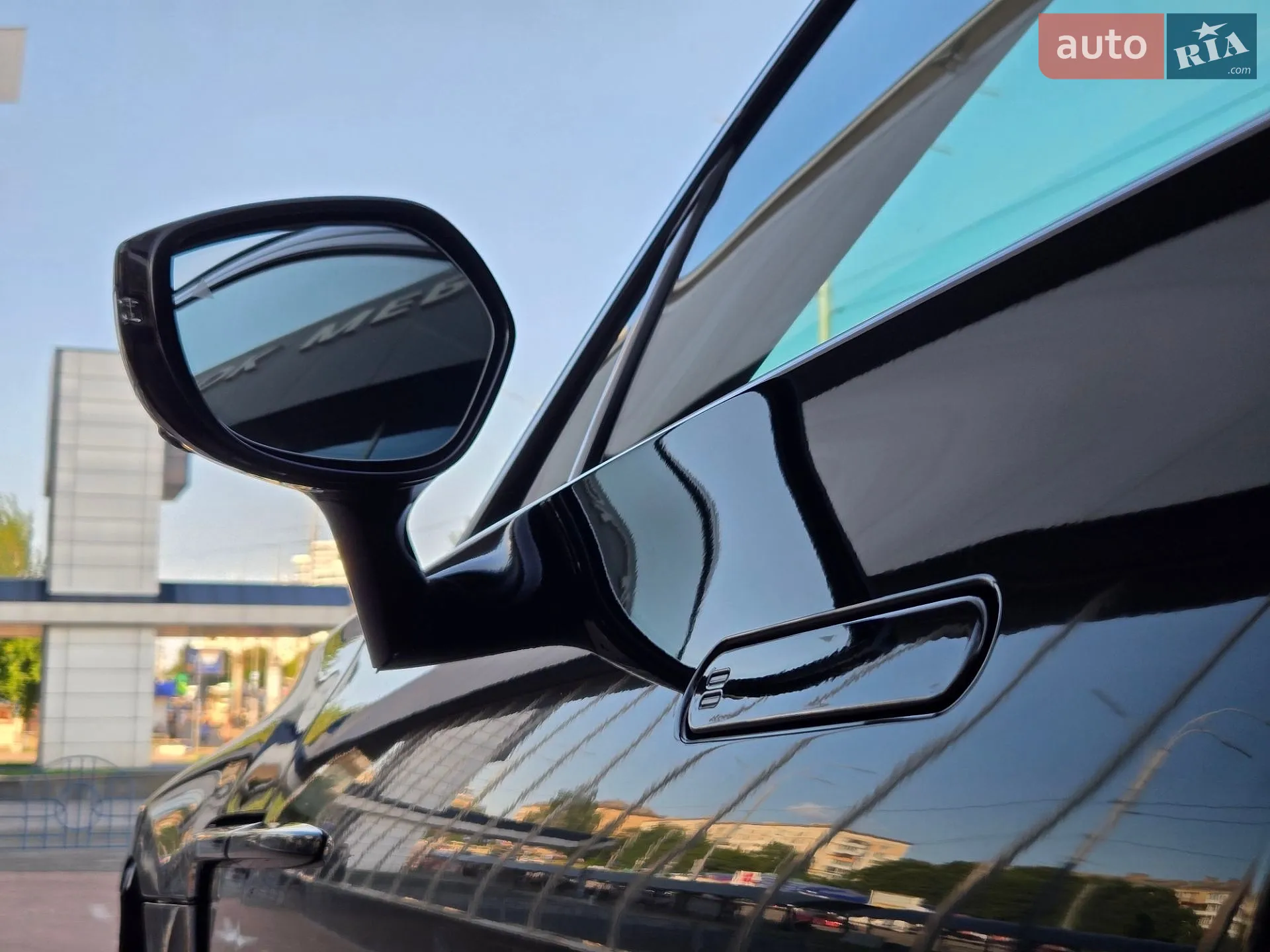 2021 Aston Martin DBX - мініатюра 14