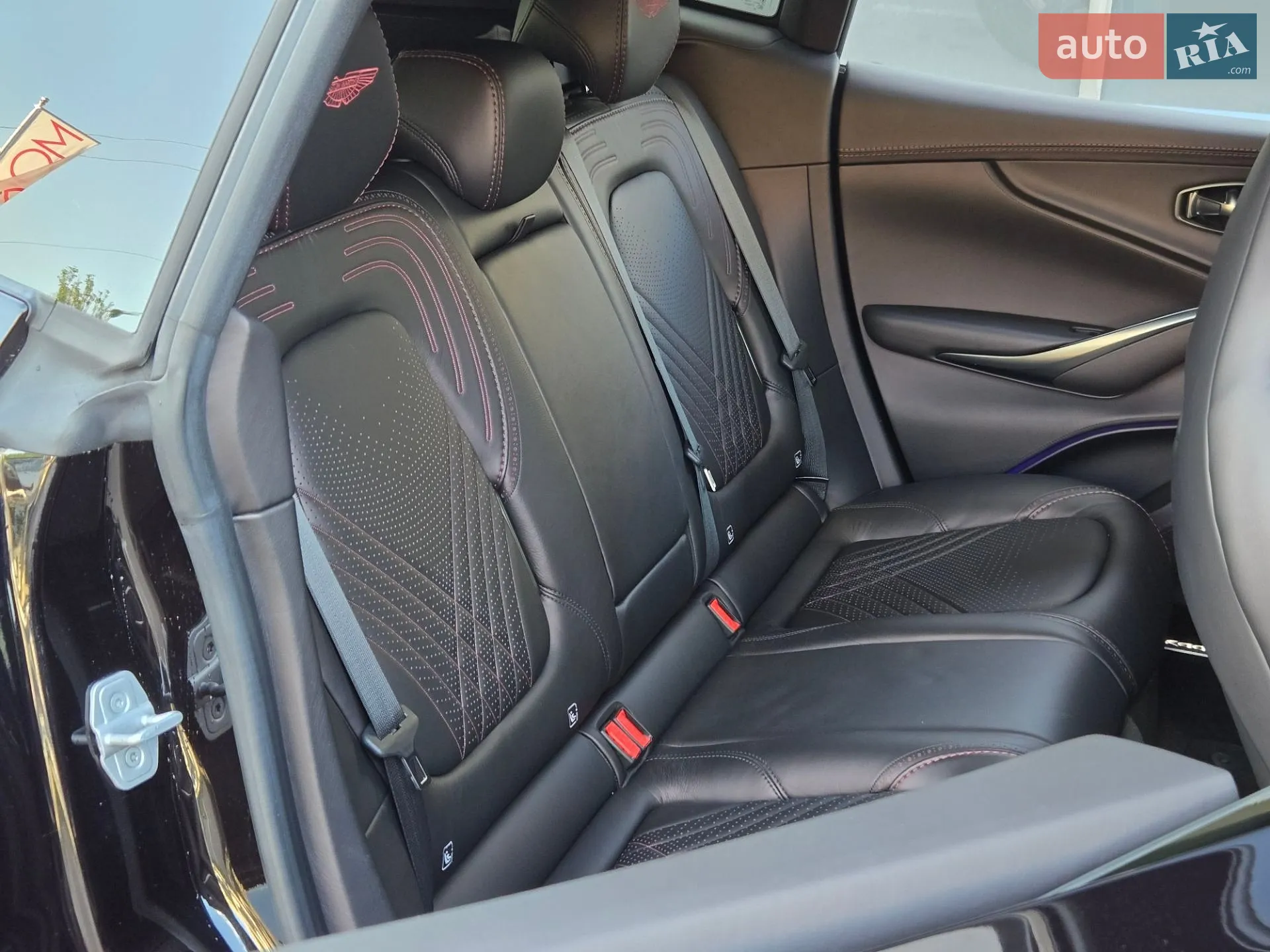 2021 Aston Martin DBX - мініатюра 24