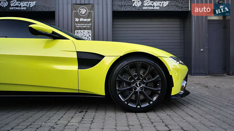 Купе Aston Martin Vantage 2018 в Львові