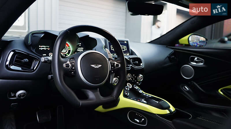 Купе Aston Martin Vantage 2018 в Львові