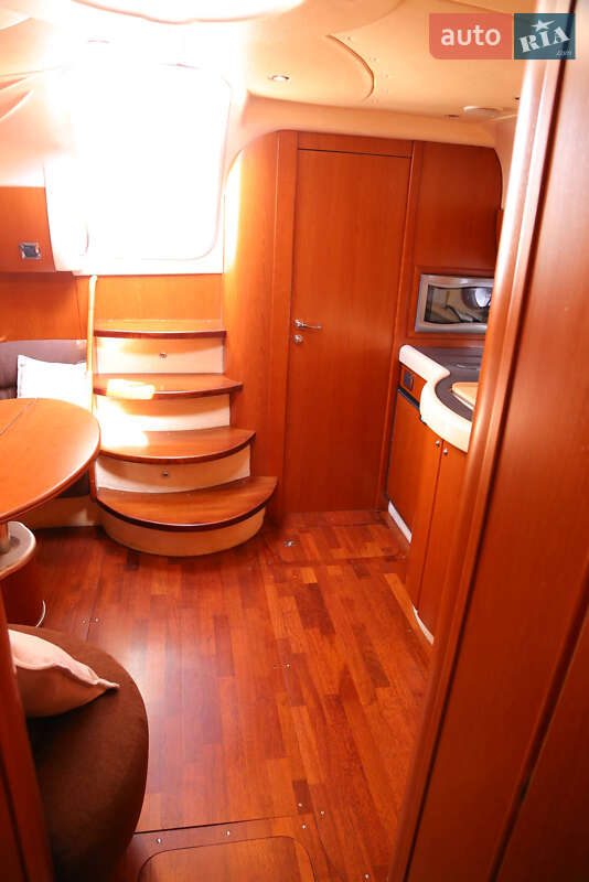 Моторная яхта Atlantis 425 2008 в Киеве фото 24 Моторная яхта Atlantis 425 2008 в Киеве