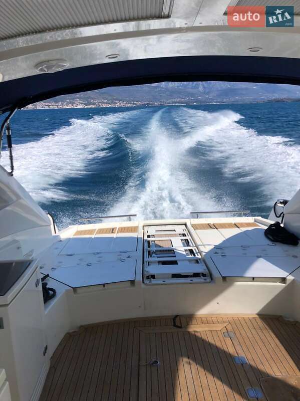 Моторная яхта Atlantis 50 2008 в Киеве