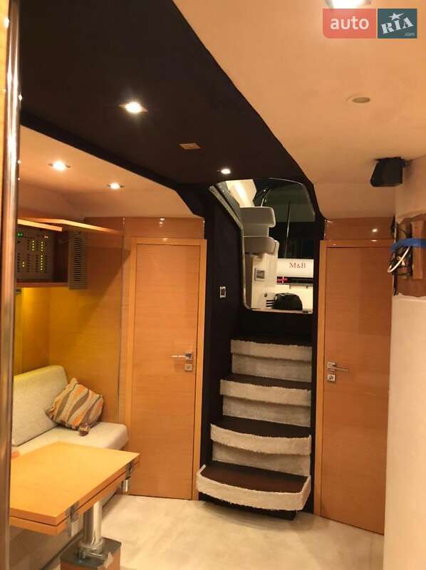 Моторная яхта Atlantis 50 2008 в Киеве