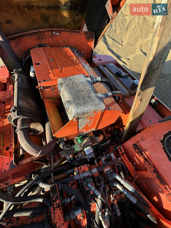 Экскаватор погрузчик Atlas 1304 1992 в Черновцах