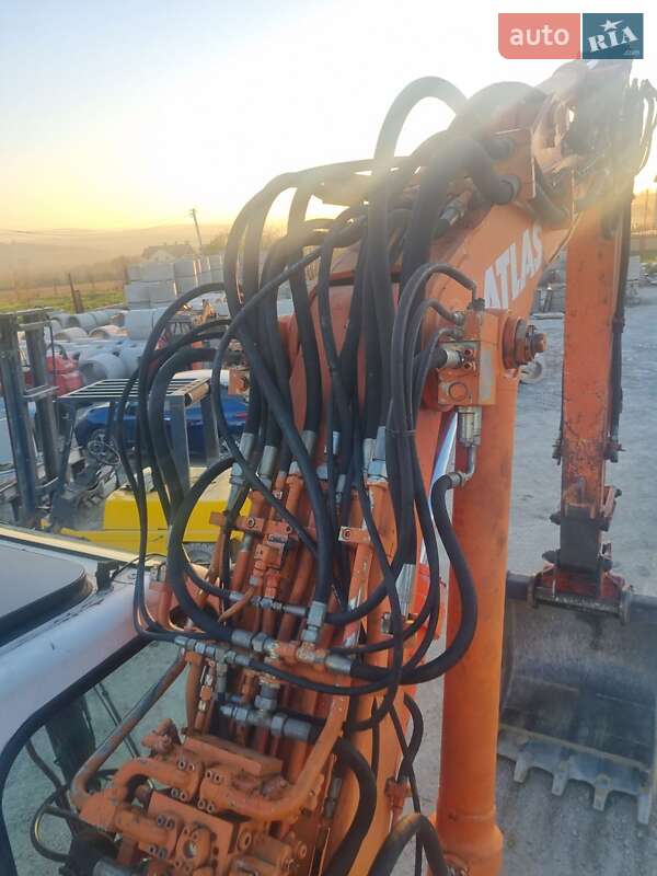 Экскаватор погрузчик Atlas 1404 2002 в Черновцах