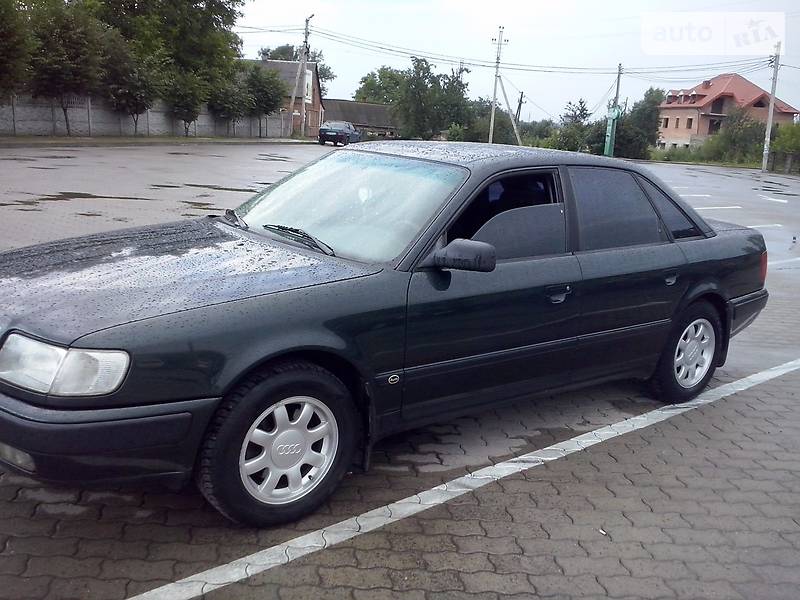 Седан Audi 100 1993 в Городке