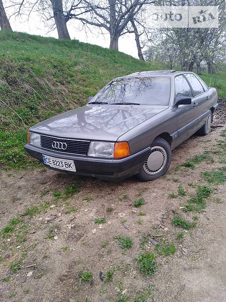 Audi 100 1986 года
