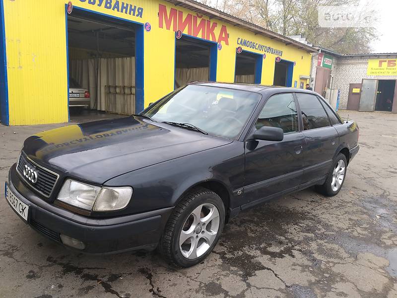 Седан Audi 100 1992 в Киеве