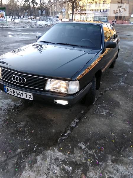 Седан Audi 100 1990 в Киеве