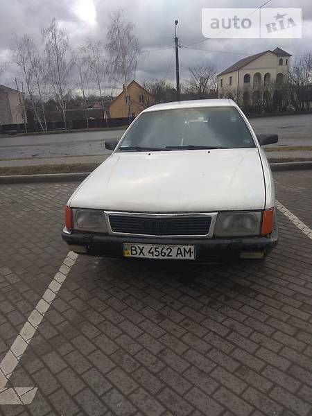 Седан Audi 100 1988 в Шепетовке