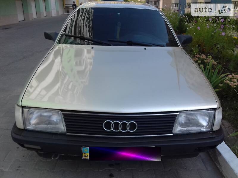 Седан Audi 100 1988 в Хмельницком