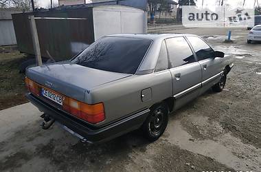 Седан Audi 100 1990 в 