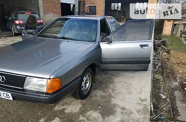 Седан Audi 100 1990 в 