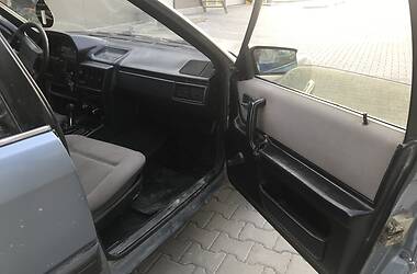 Седан Audi 100 1984 в Кельменцах