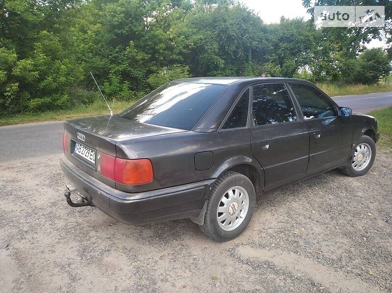 Седан Audi 100 1993 в Олевске