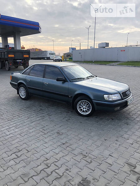 Седан Audi 100 1991 в Луцке