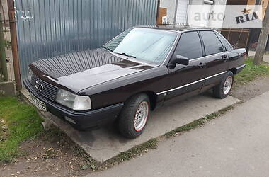 Седан Audi 100 1983 в Берегово