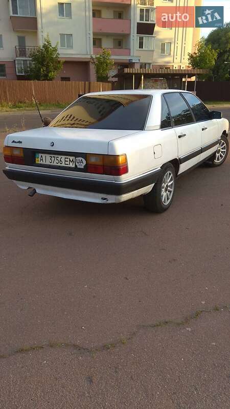 Седан Audi 100 1985 в Борисполе