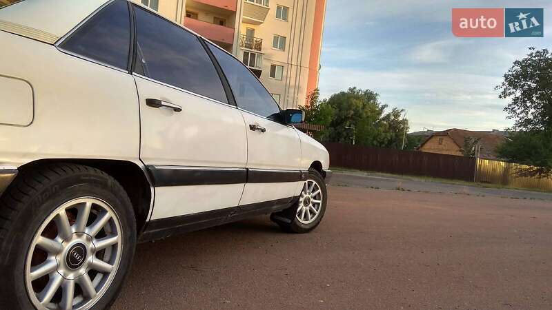 Седан Audi 100 1985 в Борисполе