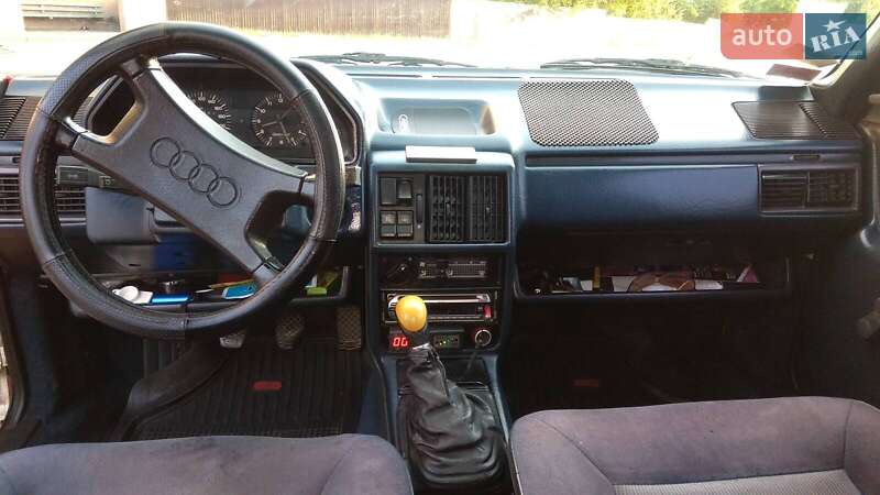 Седан Audi 100 1985 в Борисполе