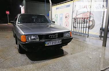 Седан Audi 100 1990 в Черновцах