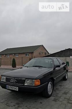 Седан Audi 100 1990 в Виннице