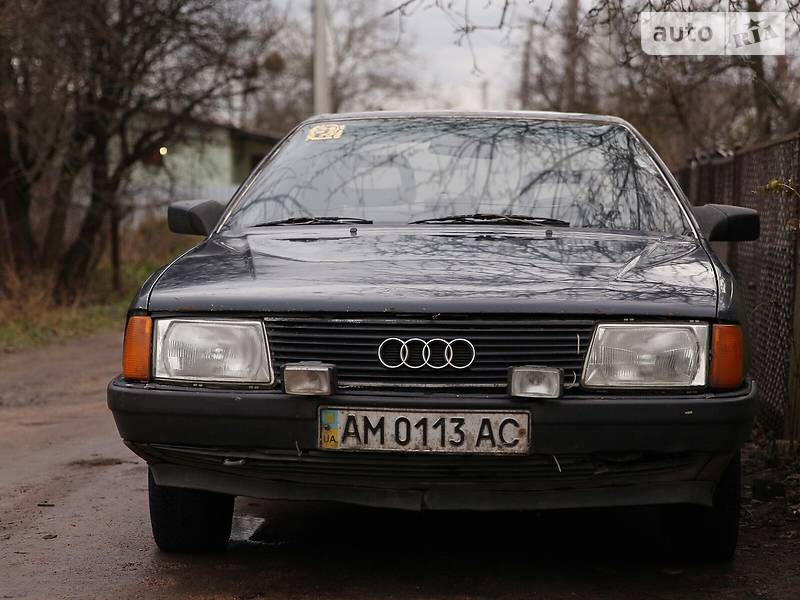 Седан Audi 100 1988 в Житомире