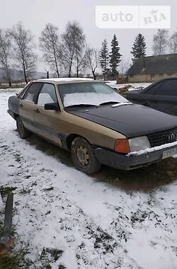 Седан Audi 100 1983 в Чорткове