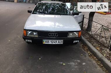 Седан Audi 100 1990 в Казатине