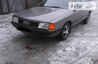 Седан Audi 100 1989 в Черновцах