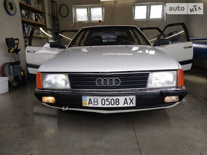 Седан Audi 100 1987 в Могилев-Подольске