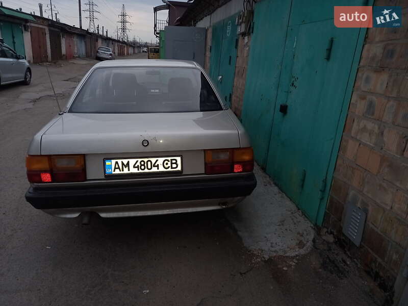 Седан Audi 100 1986 в Киеве