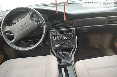 Седан Audi 100 1988 в Берестечку