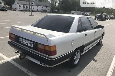 Седан Audi 100 1989 в Умани