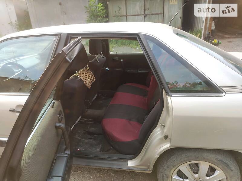 Седан Audi 100 1986 в Ивано-Франковске