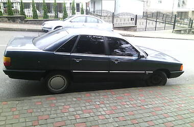 Седан Audi 100 1986 в 