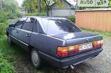 Седан Audi 100 1986 в Трускавце