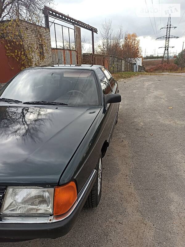 Седан Audi 100 1988 в Хмельницком