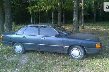 Седан Audi 100 1986 в 